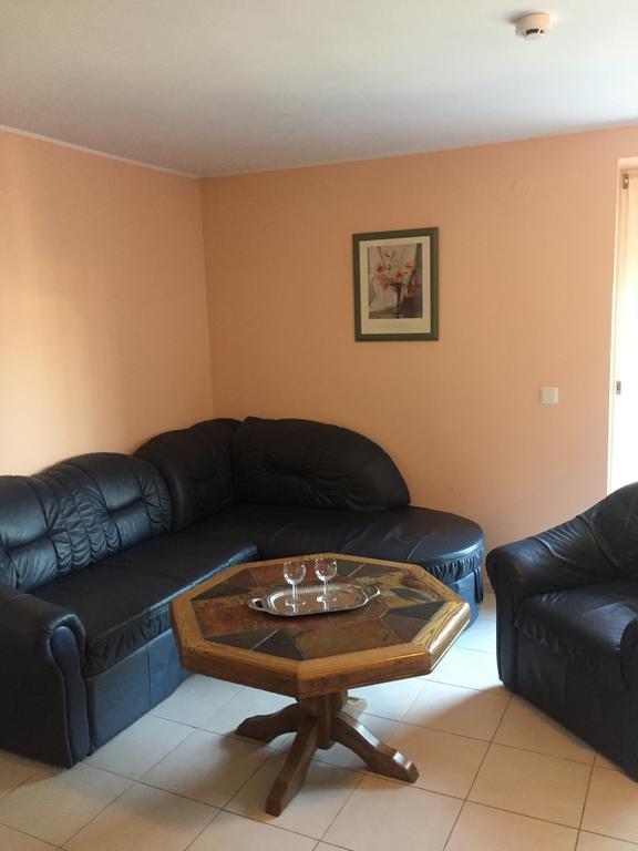 פלאנגה Red Tower Apartments מראה חיצוני תמונה